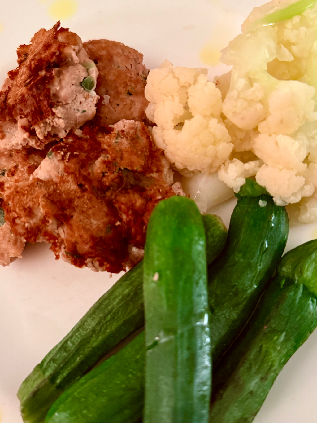 	High-protein turkey meatballs cauliflower and zucchini 